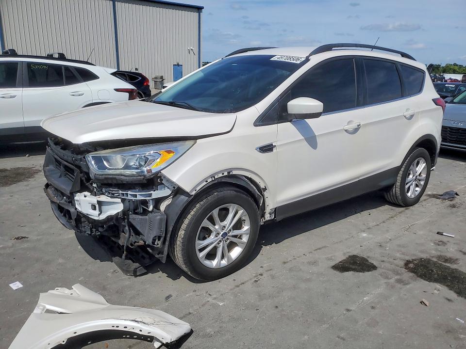 2019 Ford Escape sel