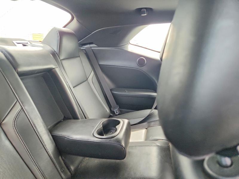 2017 Dodge Challenger r