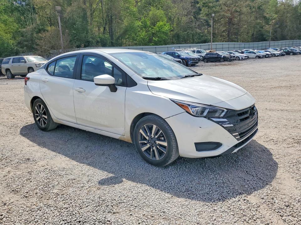 2023 Nissan Versa sv