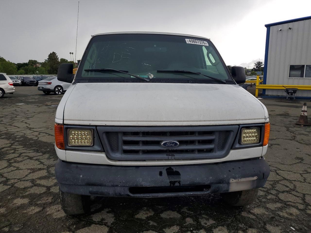 2005 Ford Econoline E250 van