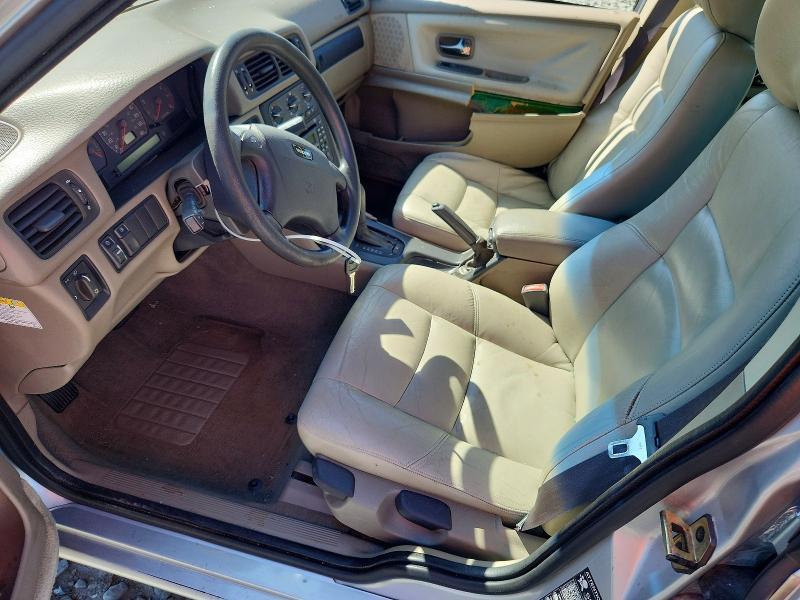 1999 Volv S70