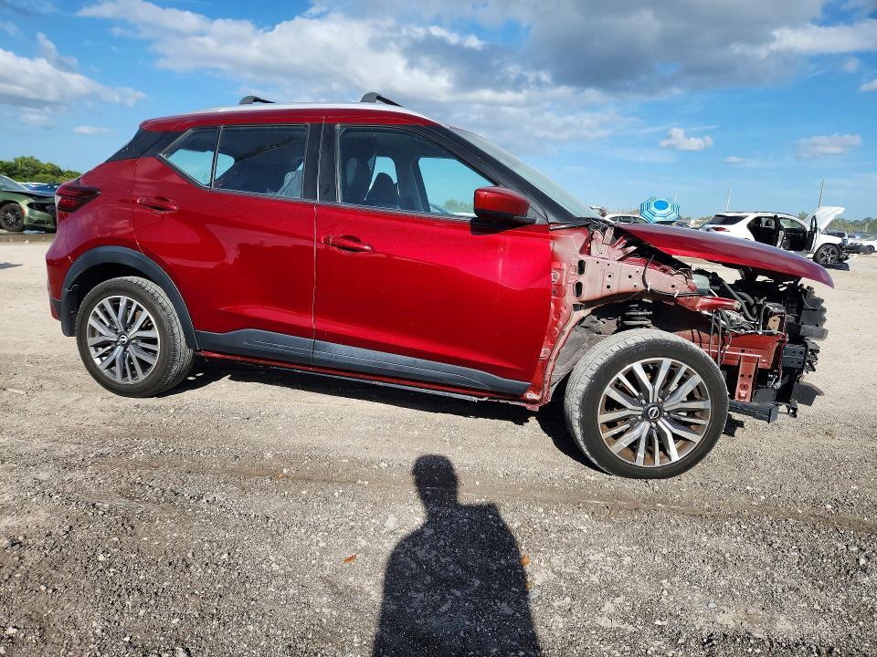 2022 Nissan Kicks sv