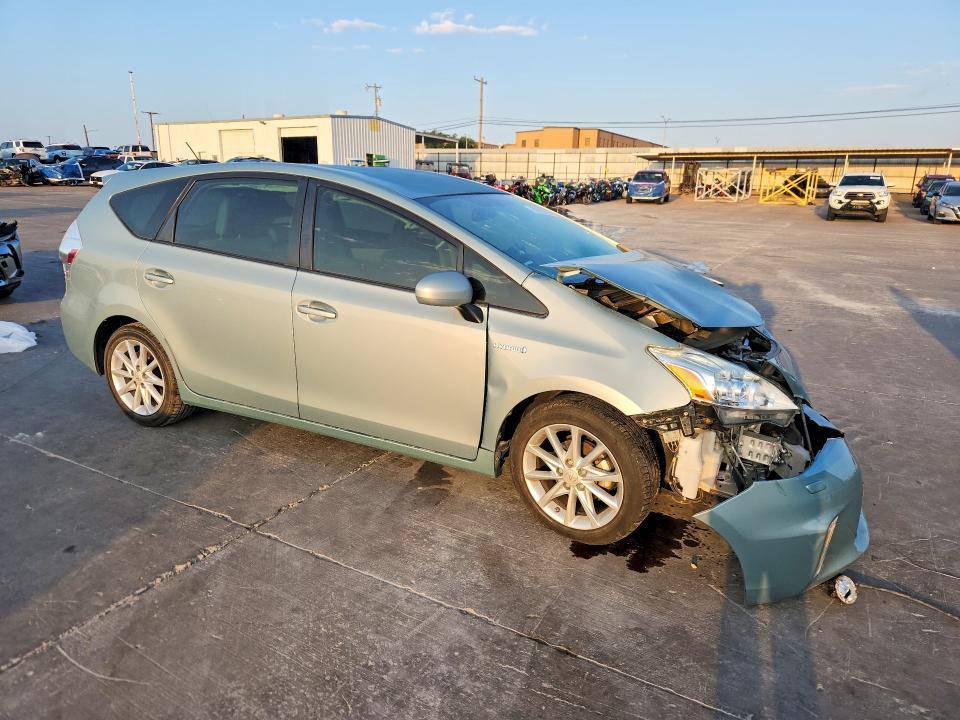 2014 Toyota Prius v Five