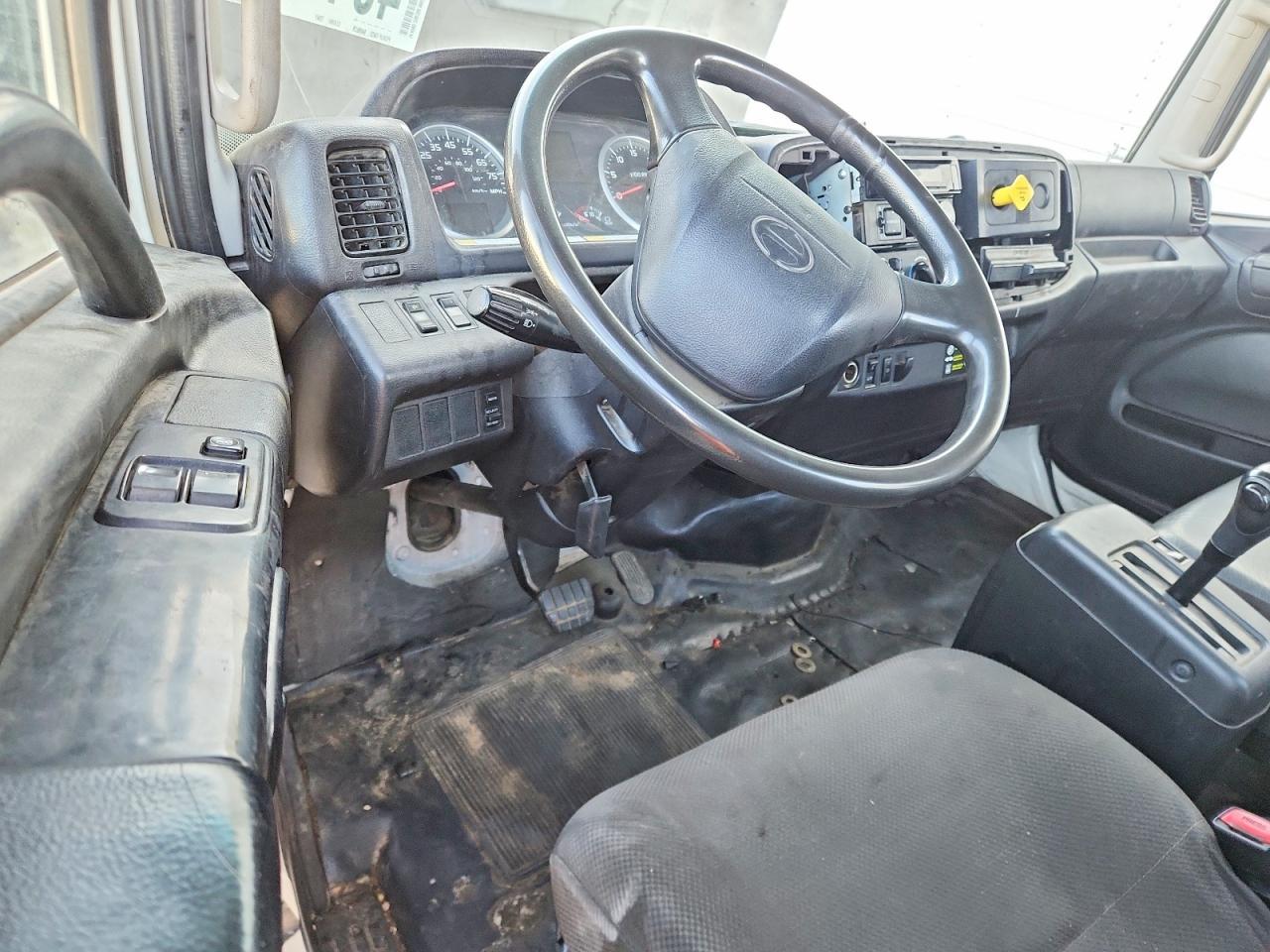 2014 Hino 258/268 Truck Cab AND Chassis