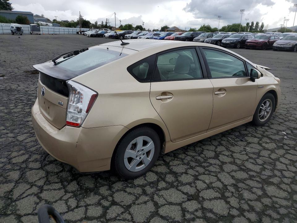 2010 Toyota Prius iii