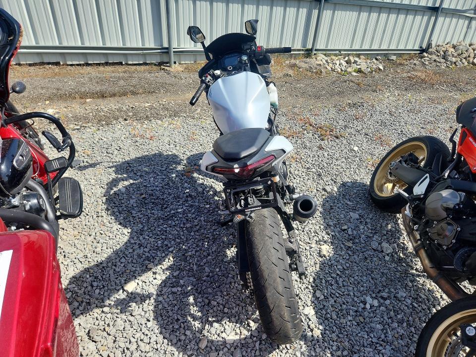 2025 Kawasaki EX500 H