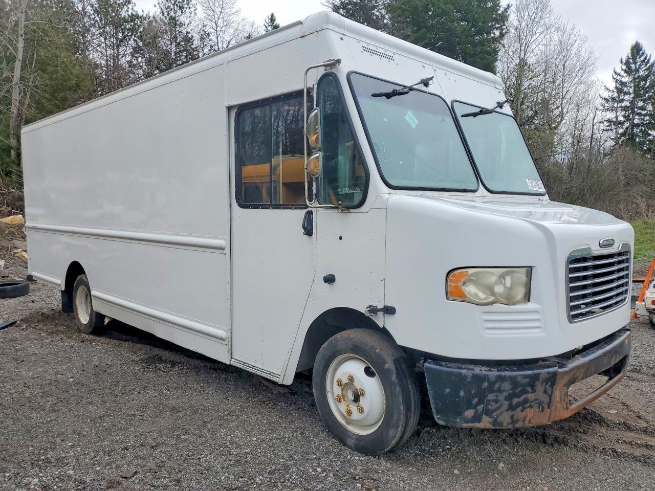 2010 Freightliner Chassis M Line WALK-IN Van