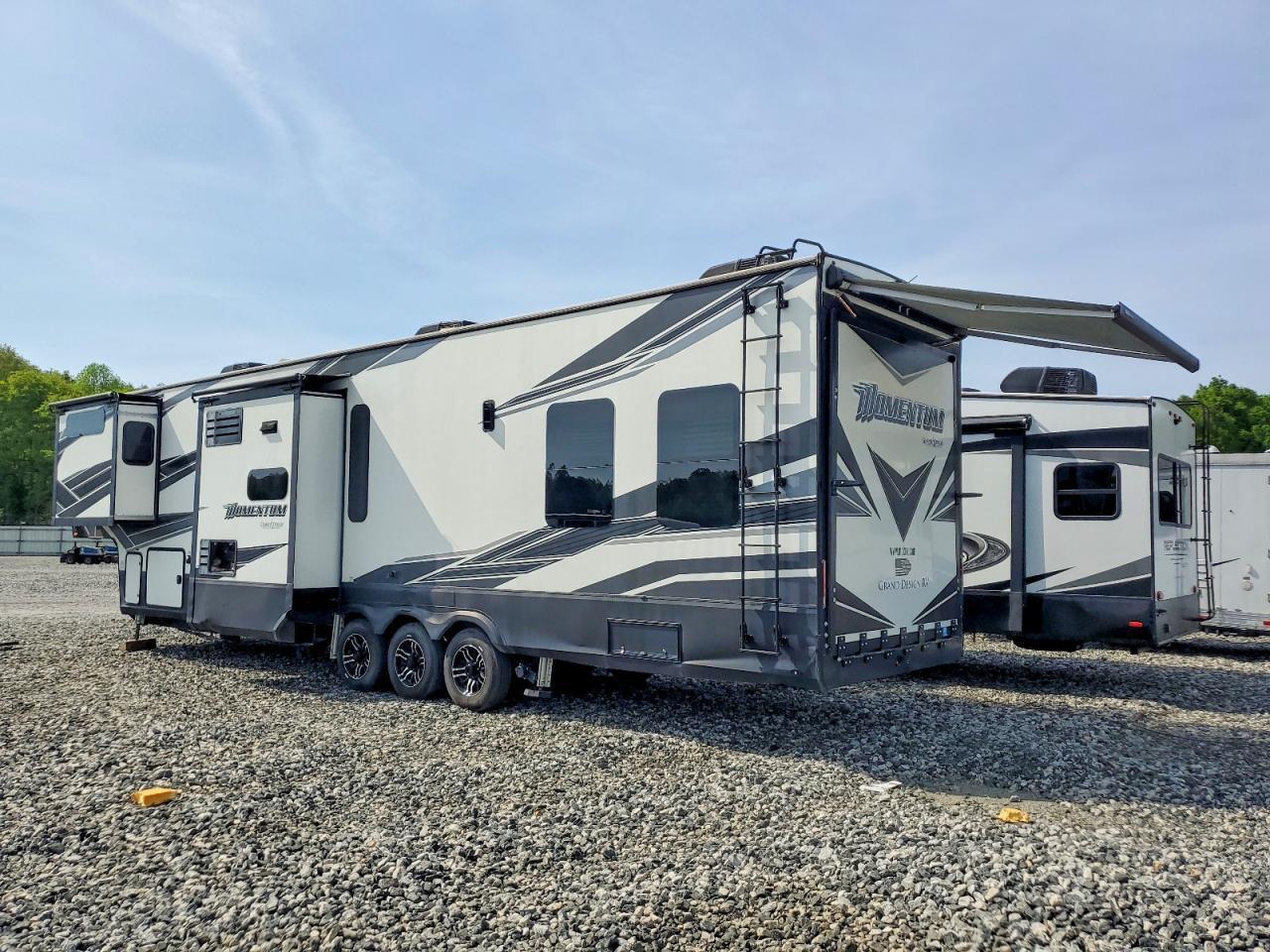 2021 Grand Design Momentum Camper