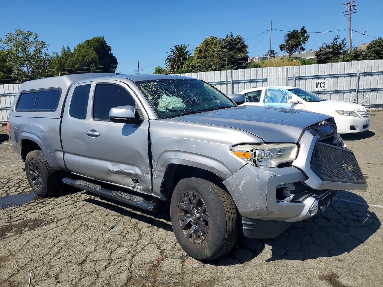 2016 Toyota Tacoma SR