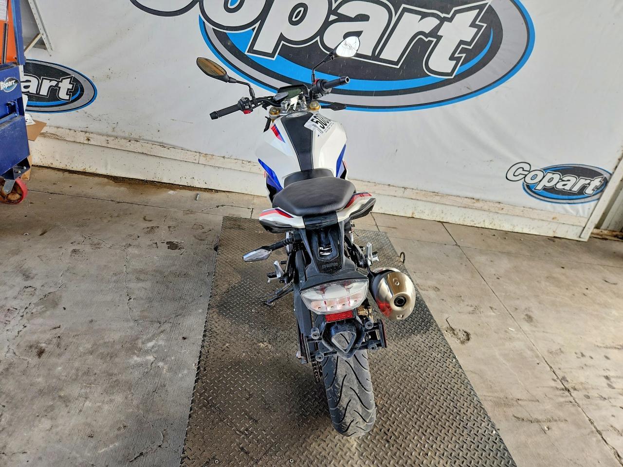 2023 BMW G310 R