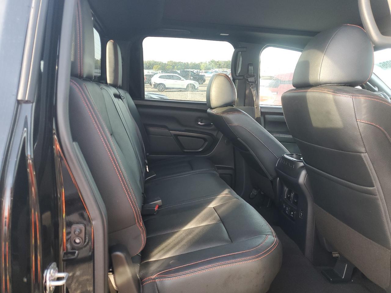 2024 Nissan Titan SV
