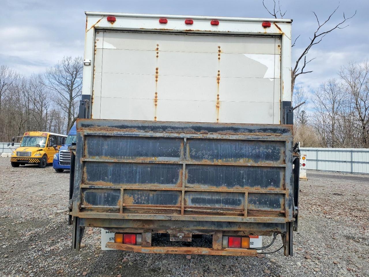 2009 Isuzu NPR Delivery Truck