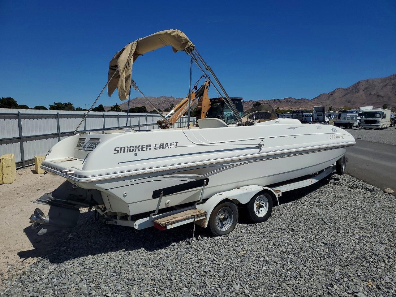 2000 Commander Smoker Craft