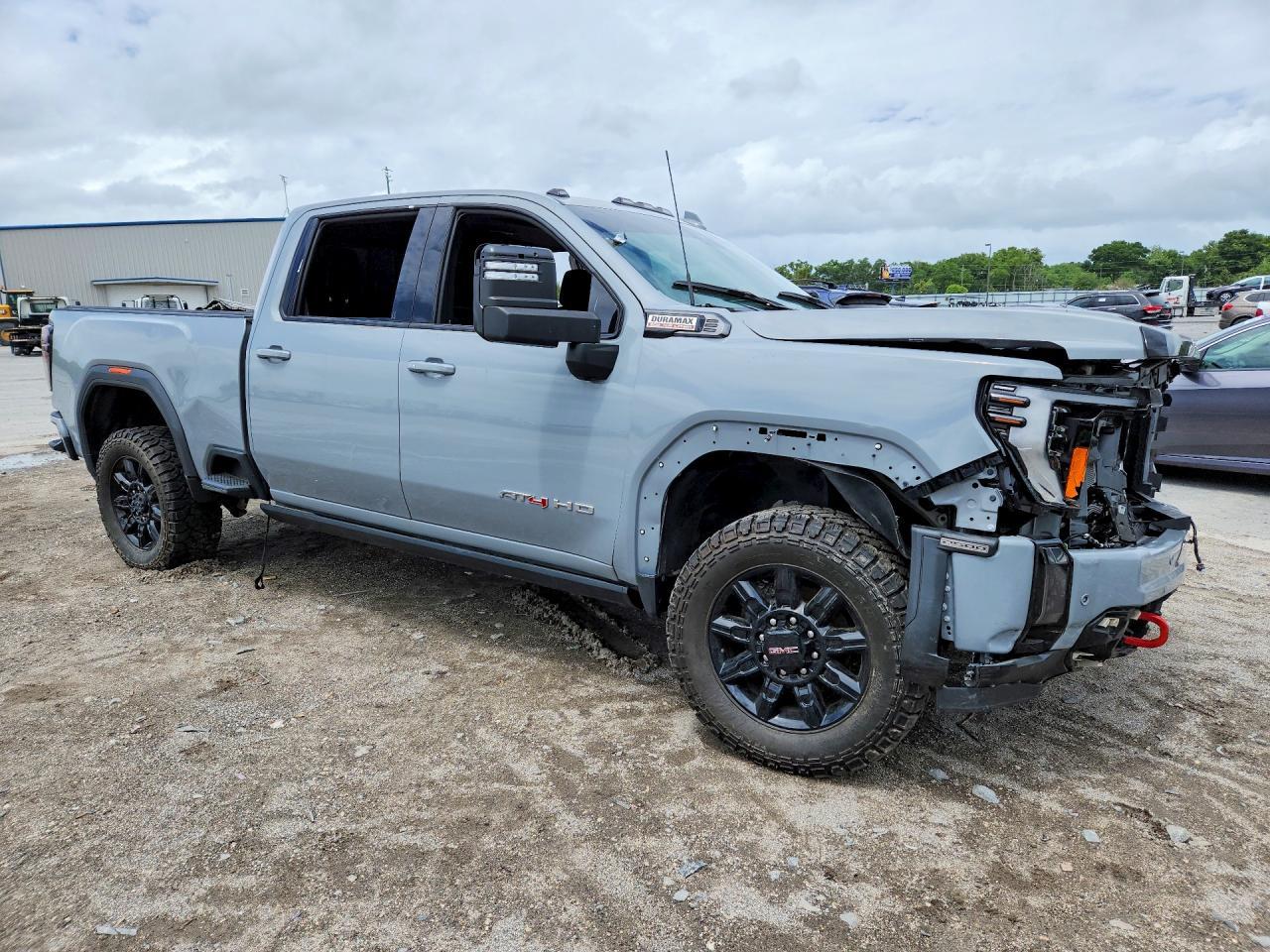 2024 GMC Sierra K2500 AT4
