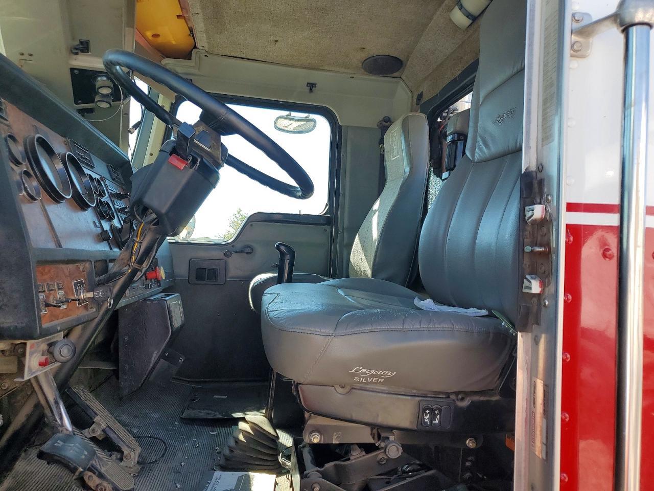 2000 Kenworth Construction T800