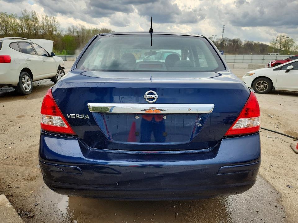 2010 Nissan Versa 1.8 s