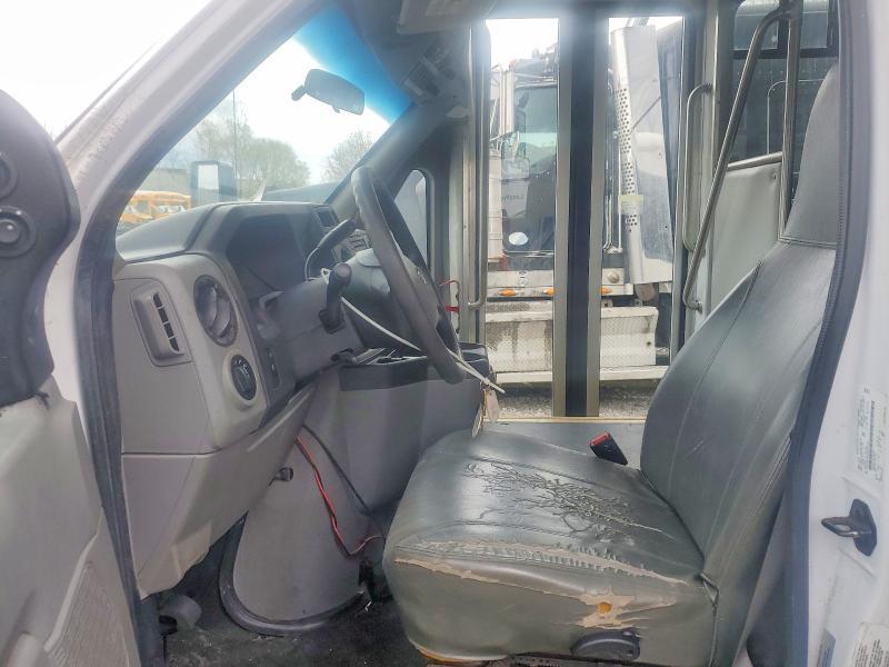 2017 Ford Econoline E450 Super Duty Cutaway van