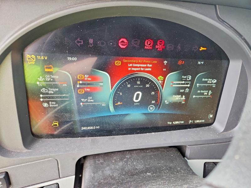 2023 Kenworth T680 Semi Truck