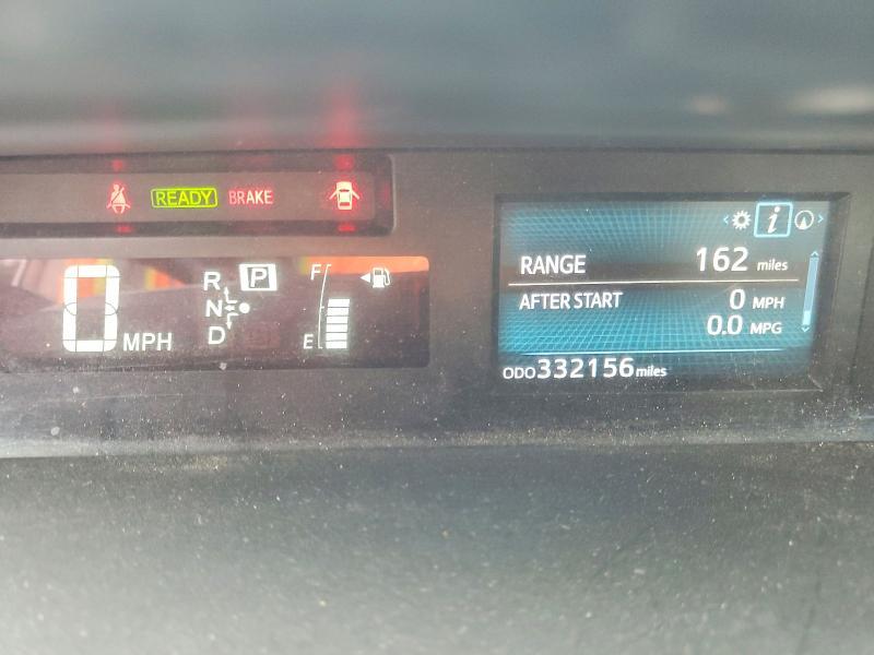 2016 Toyota Prius v Three