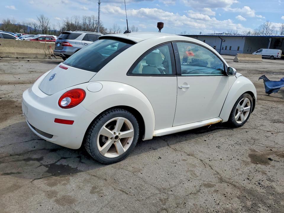 2008 Volkswagen New Beetle Triple White