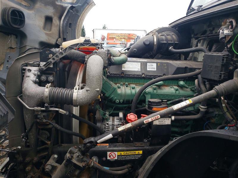 2019 Volv O VNL Semi Truck