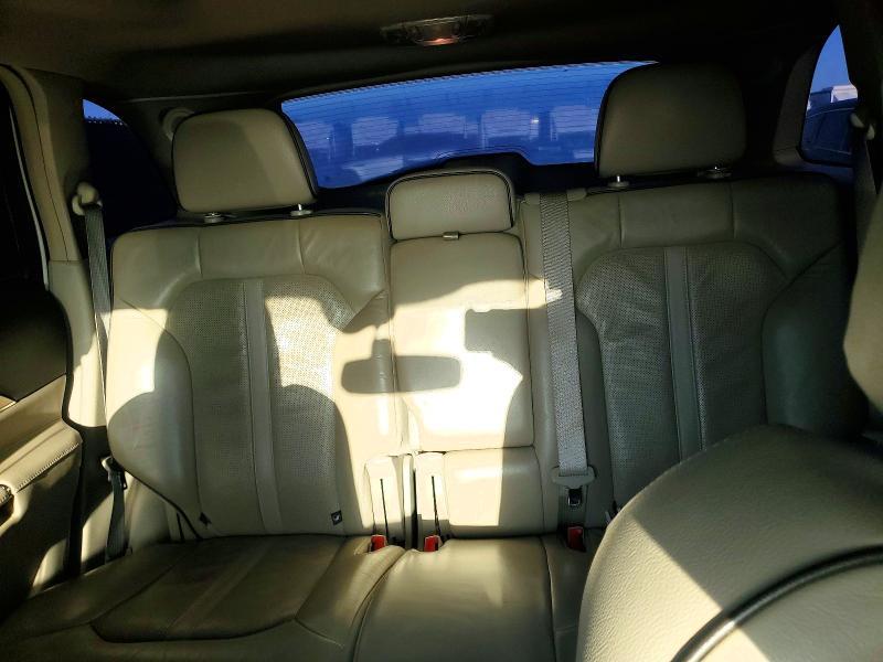 2013 Lincoln Townhouse MKX