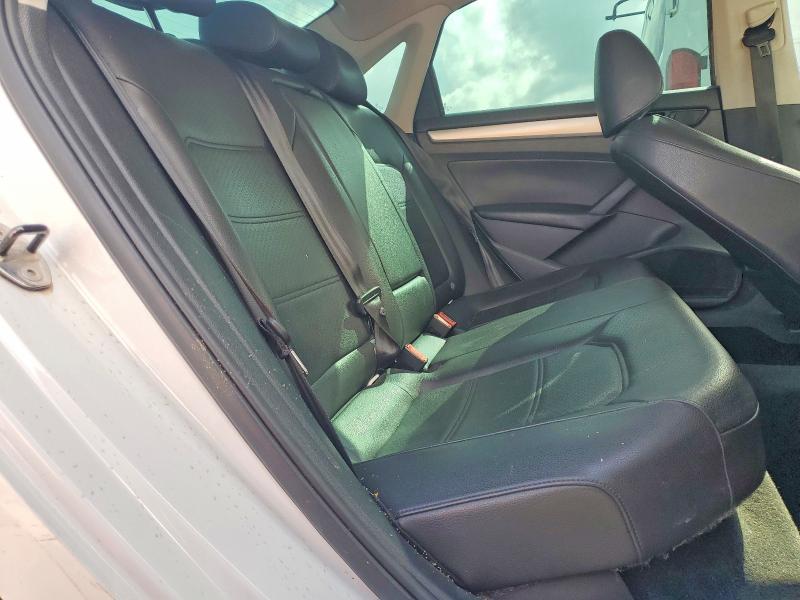 2013 Volkswagen Passat se