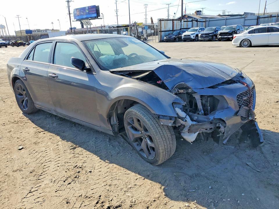 2020 Chrysler 300 Touring