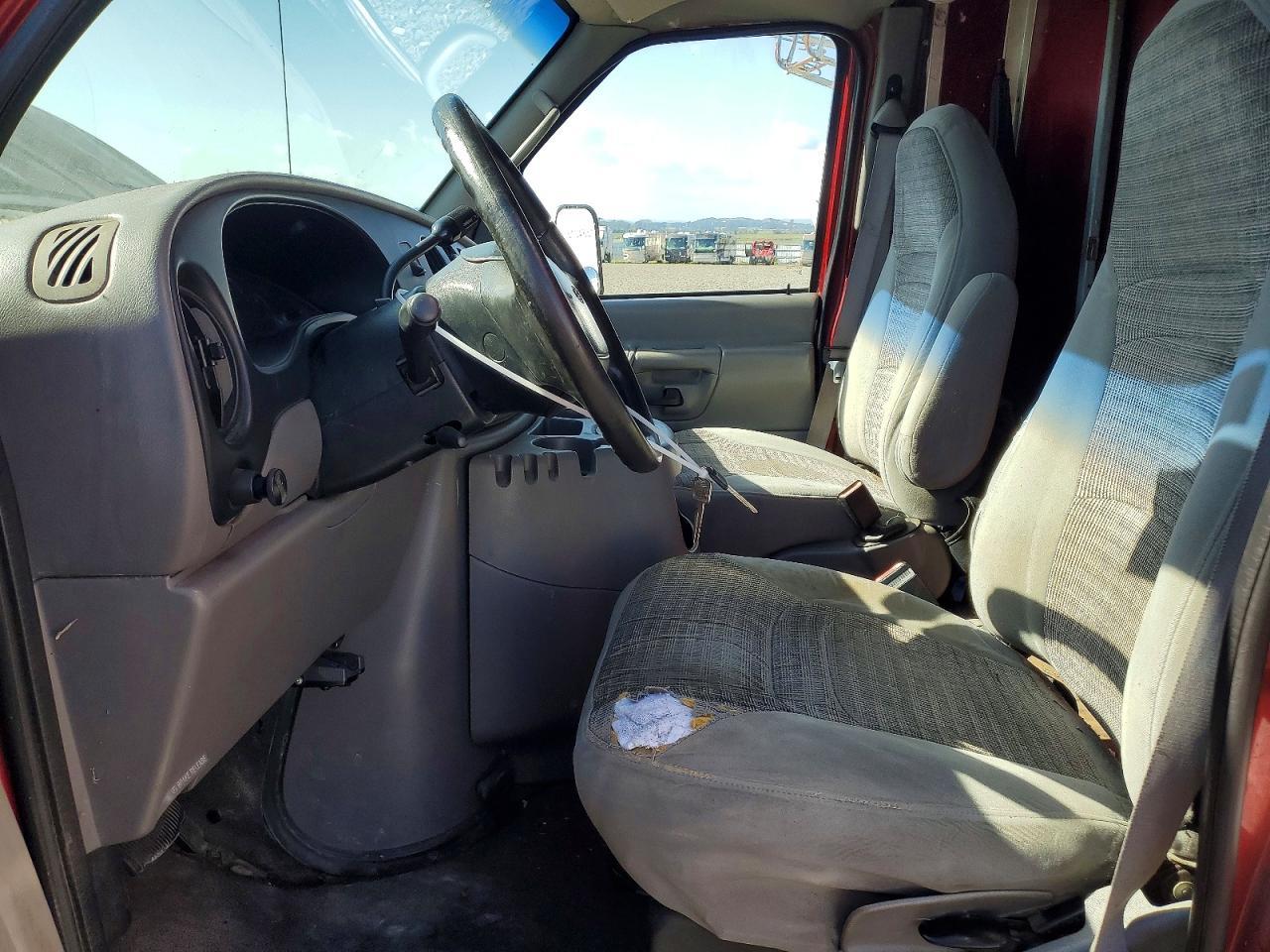 2001 Ford Econoline E450 Super Duty Cutaway Van