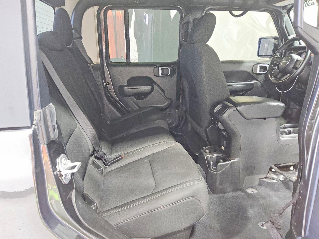 2022 Jeep Gladiator Sport