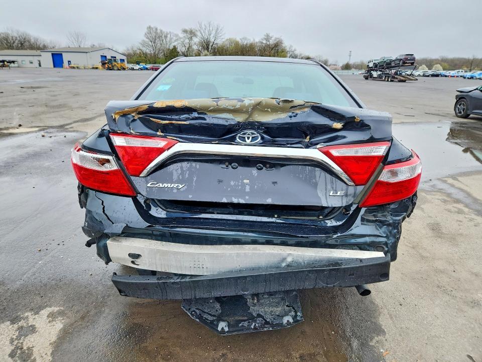 2016 Toyota Camry le