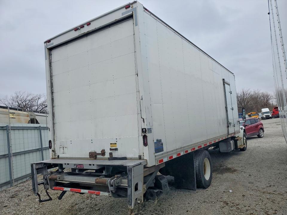2018 Freigliner 2018 Freightliner Business Class M2 BOX Truck