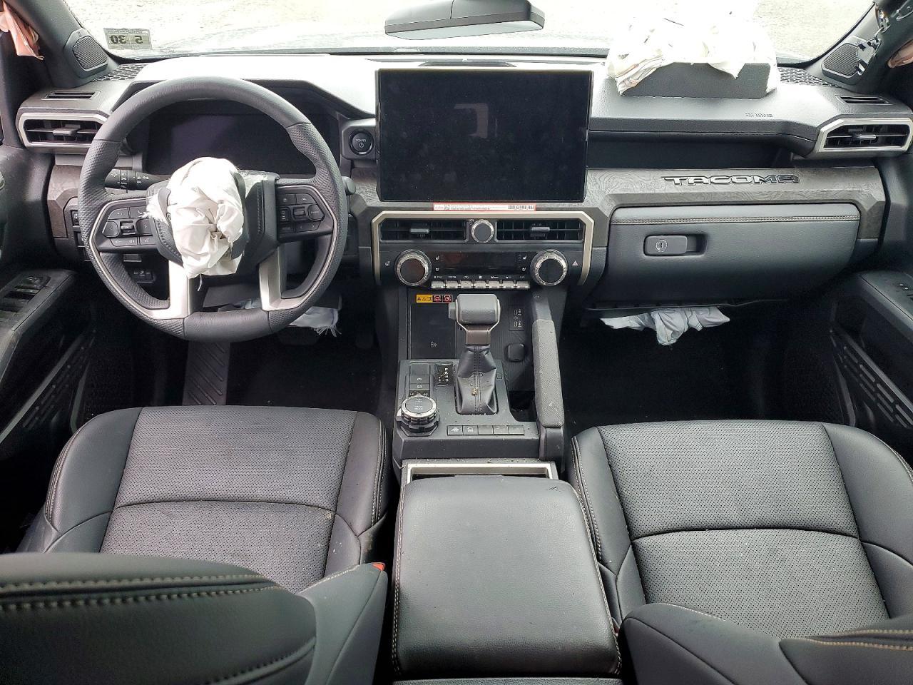 2025 Toyota Tacoma Limited HV