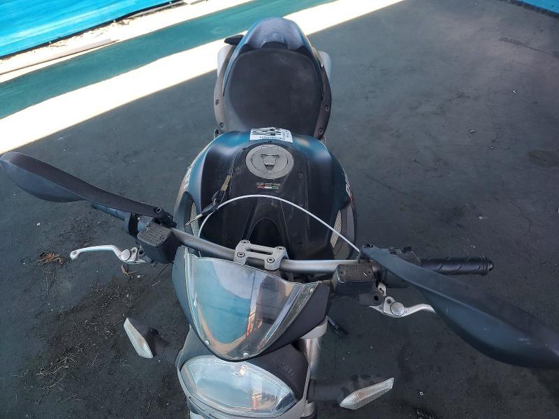 2011 Ducati Monster 696