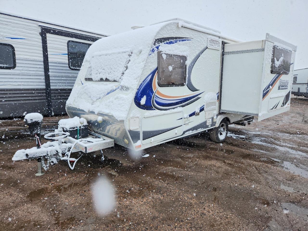2015 Lance Camper