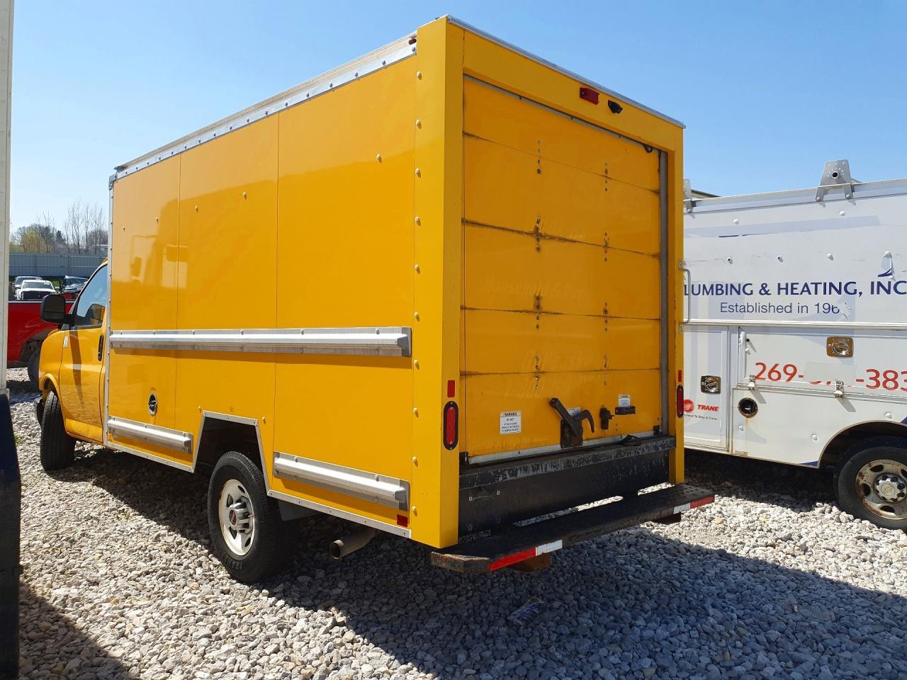 2022 GMC Savana BOX Truck