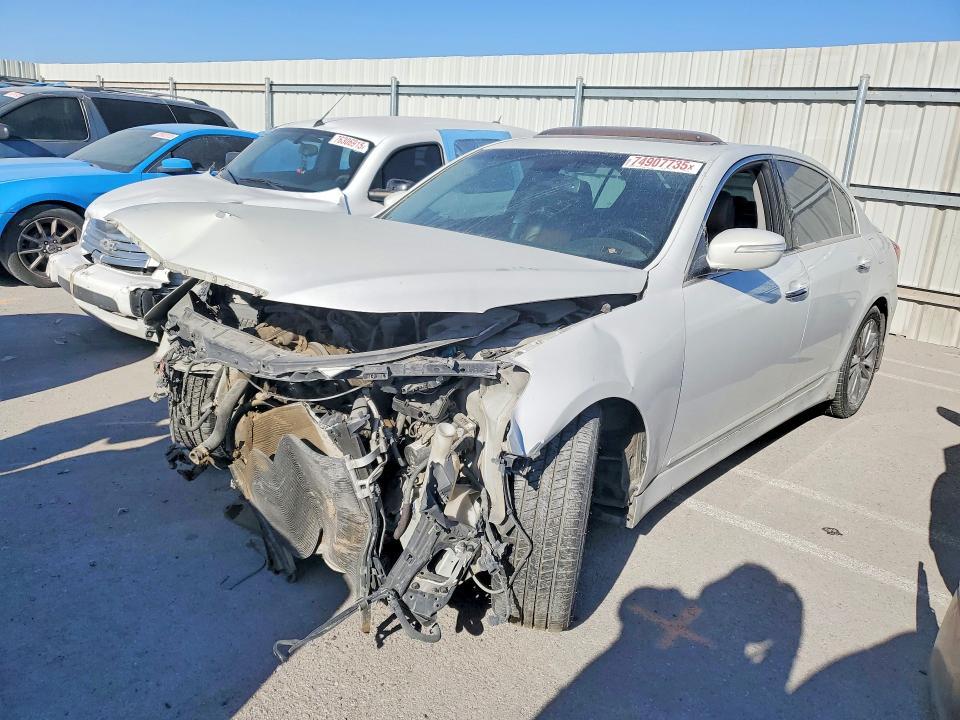 2013 Hyundai Genesis 3