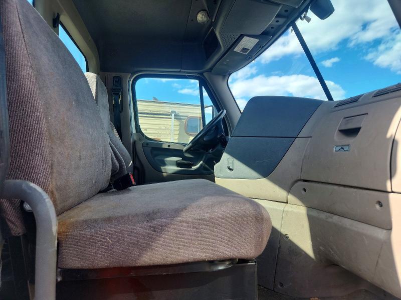 2018 Freightliner Cascadia 113 Semi Truck