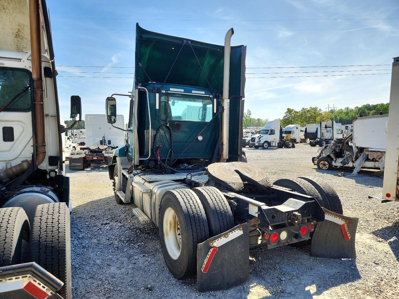 2018 Mack CXU612 Semi Truck