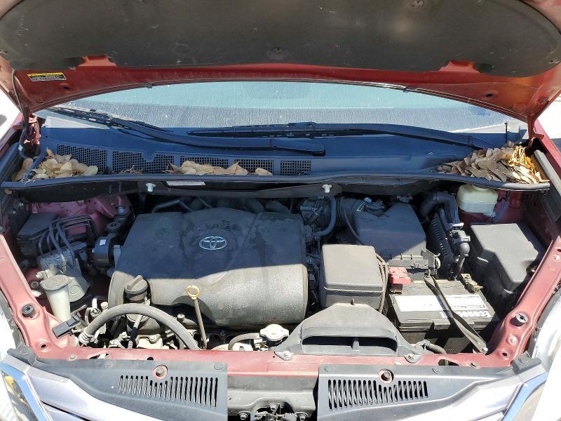 2017 Toyota Sienna xle 8-passenger