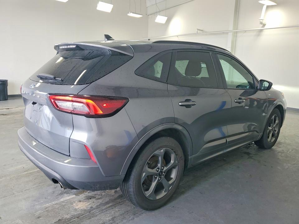2023 Ford Escape st Line