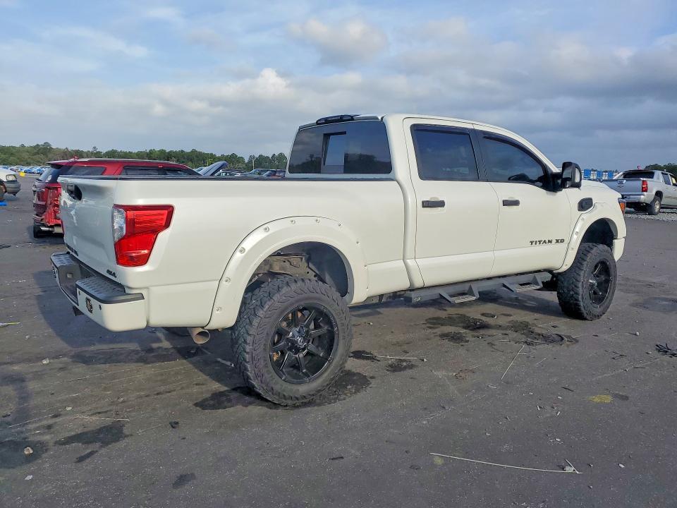2018 Nissan Titan XD SV
