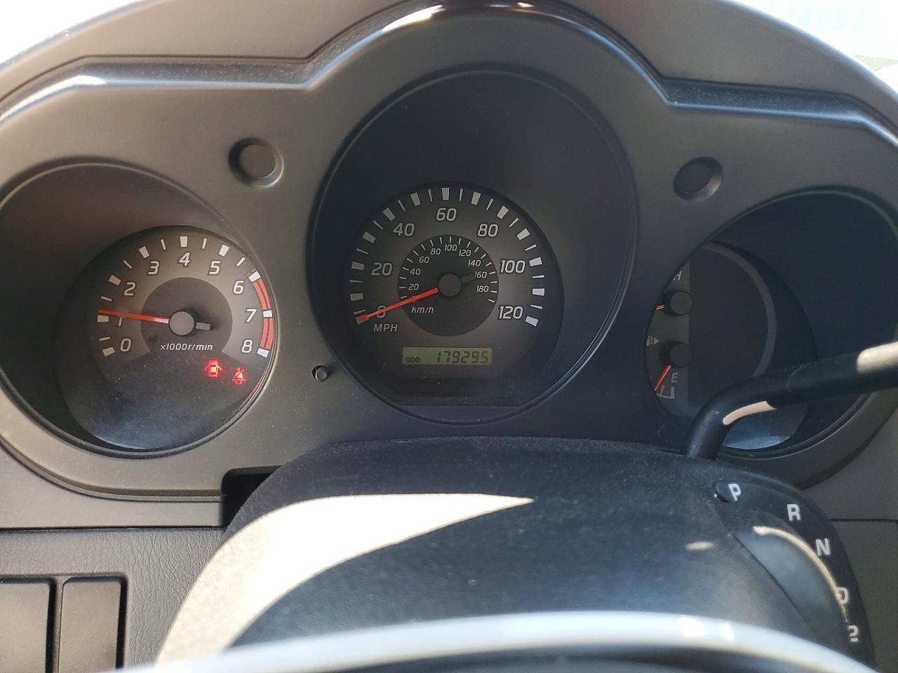 2002 Nissan Frontier Standard