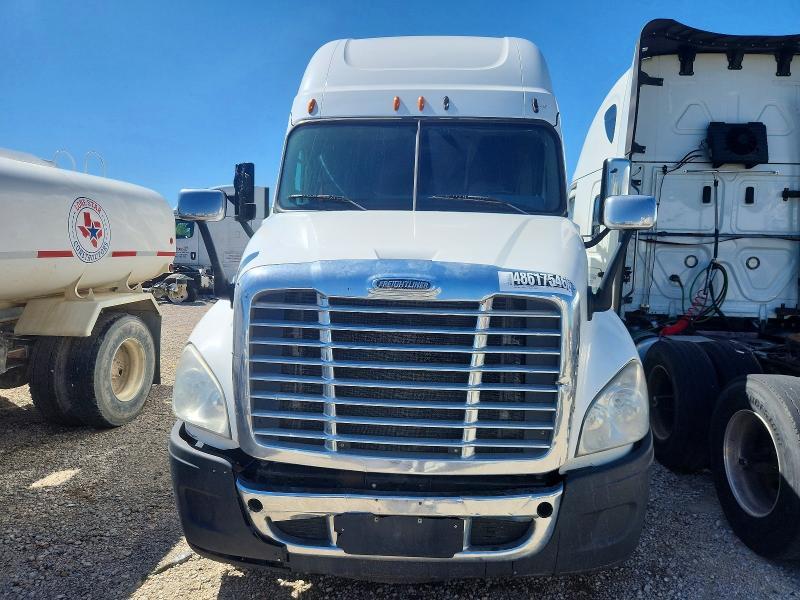2017 Freightliner Cascadia 125 Semi Truck