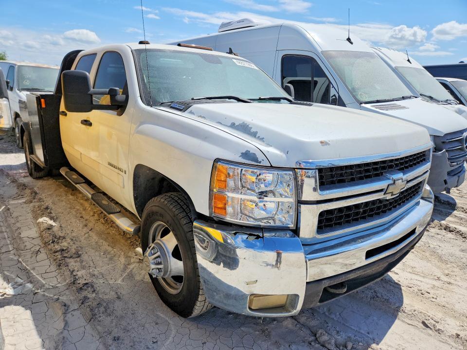 2008 Chev Rolet Silverado Flatbed Truck