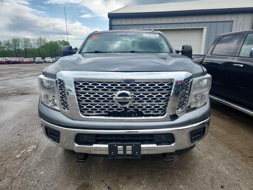 2018 Nissan Titan XD SV