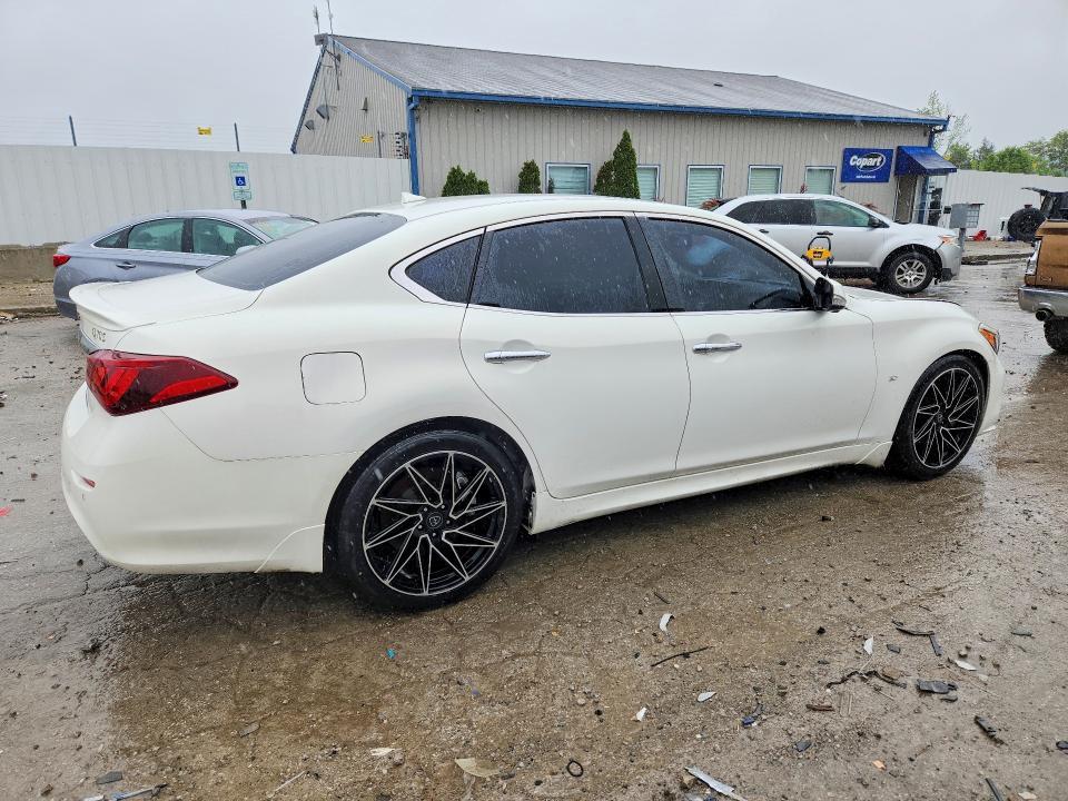 2015 Infiniti Q70 3.7