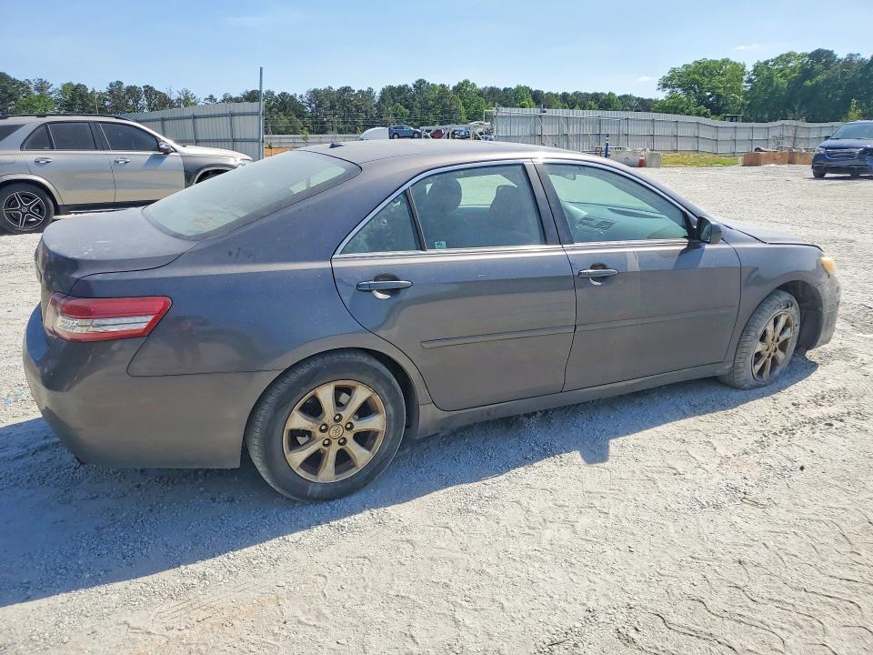 2011 Toyota Camry le