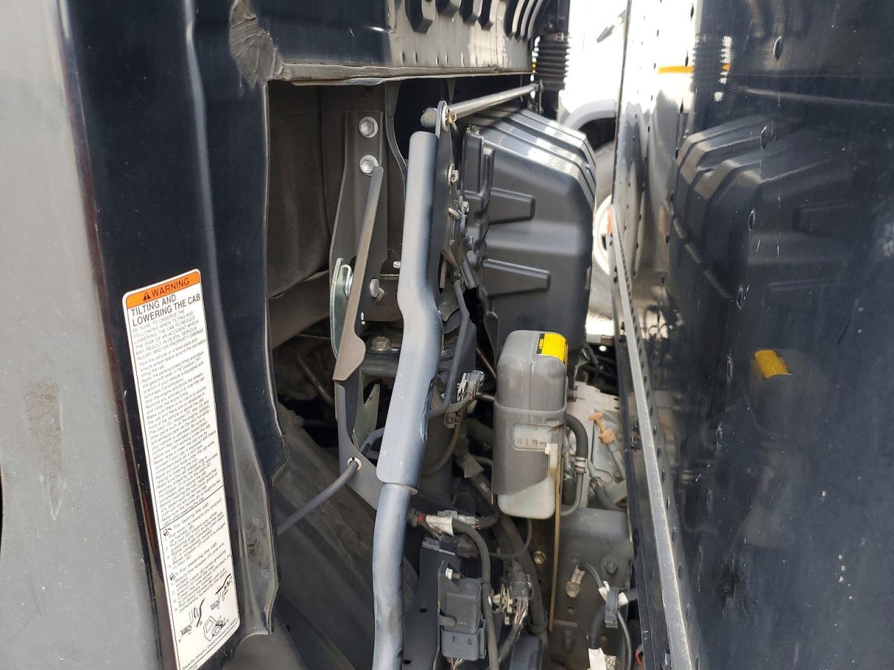 2018 Hino 195 BOX Truck