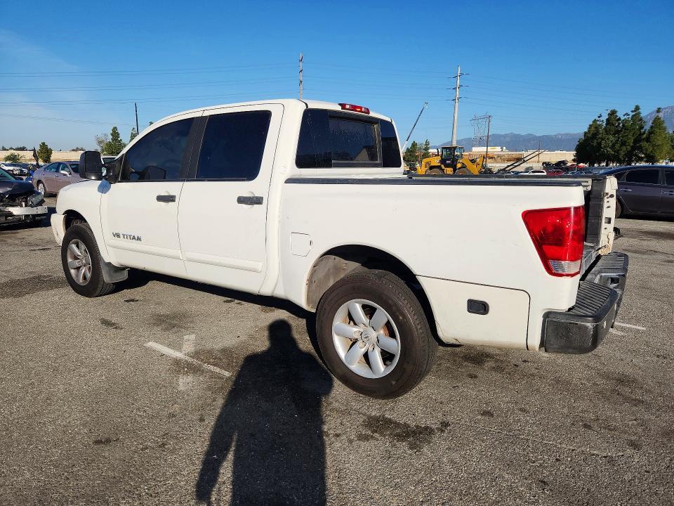 2013 Nissan Titan SV